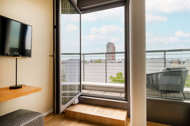 ジューンシックス・ベルリンシティウエスト