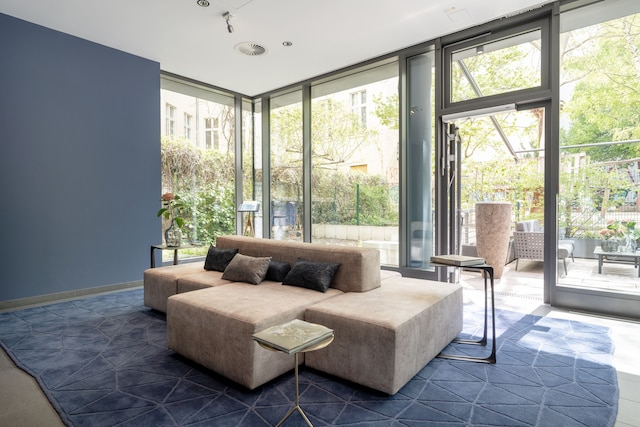 ジューンシックス・ベルリンシティウエスト