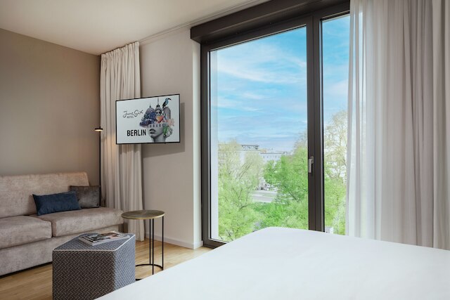 ジューンシックス・ベルリンシティウエスト