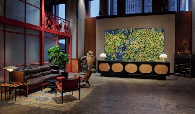 25 アワーズ ホテル ジャカルタ ジ オッドバード