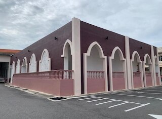 カフェ & キャピタル O 90756 カラ フル  ホテル