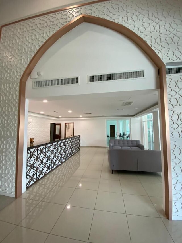 カフェ & キャピタル O 90756 カラ フル  ホテル