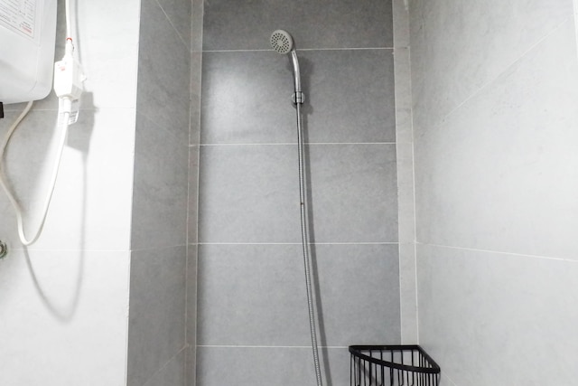 コンパクト アンド スタイリッシュ スタジオ アパートメント アット タマン メラティ スラバヤ