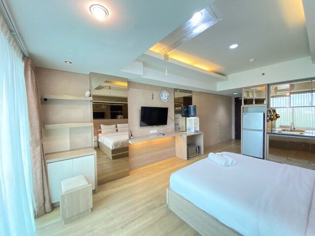 スペーシャス スタジオ ルーム アット タマンサリ ラ グランド アパートメント ニア ビップ