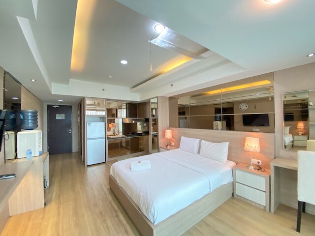 スペーシャス スタジオ ルーム アット タマンサリ ラ グランド アパートメント ニア ビップ