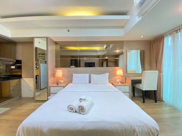 スペーシャス スタジオ ルーム アット タマンサリ ラ グランド アパートメント ニア ビップ