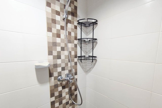 コージー リビング スタジオ アット ザ アルトン アパートメント