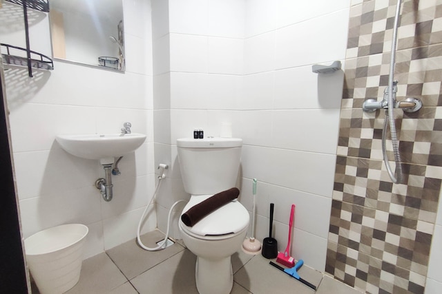 コージー リビング スタジオ アット ザ アルトン アパートメント