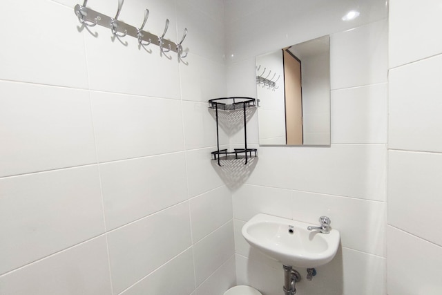 コージー リビング スタジオ アット ザ アルトン アパートメント