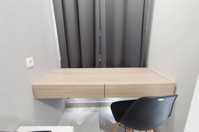 コージー リビング スタジオ アット ザ アルトン アパートメント