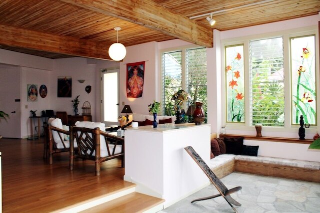 ルアナ・ナイア・イン