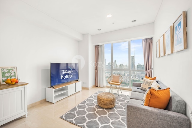 カネラ バイ コジーステイ