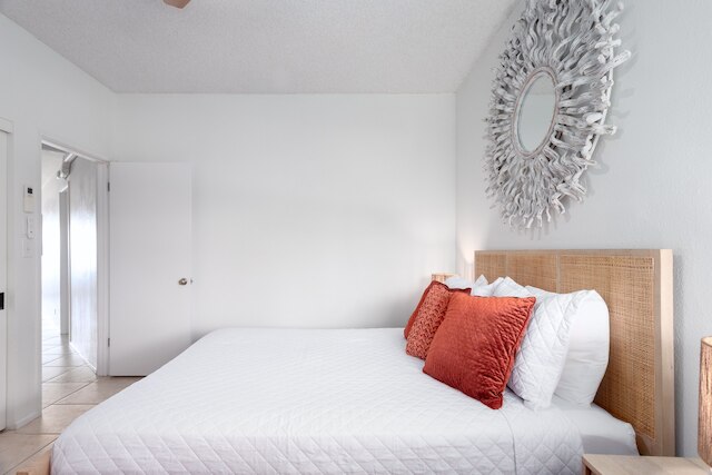 プウ ポア 303 2 ベッドルーム コンド バイ レッドオーニング