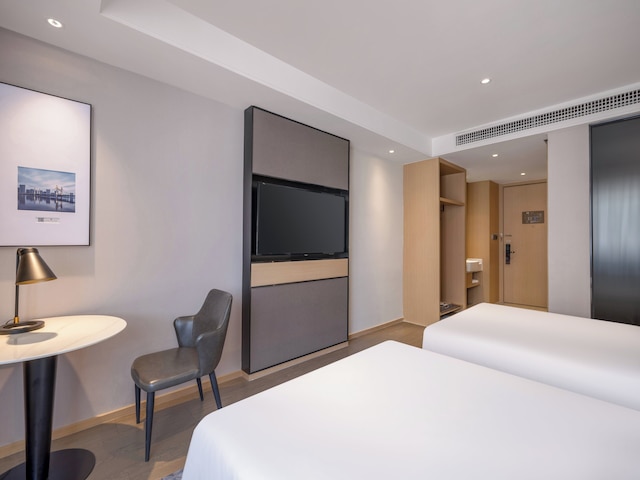 Holiday Inn Express Zhuhai Grand Theater by IHG