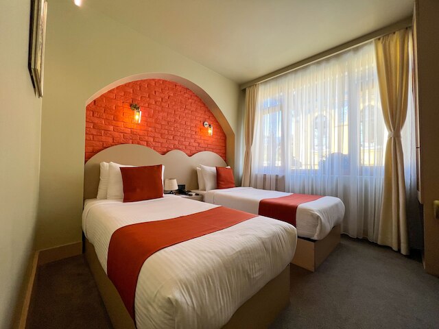 バイ キニャス ホテル