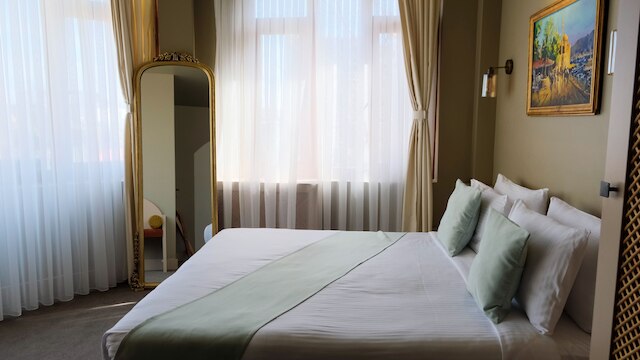 バイ キニャス ホテル