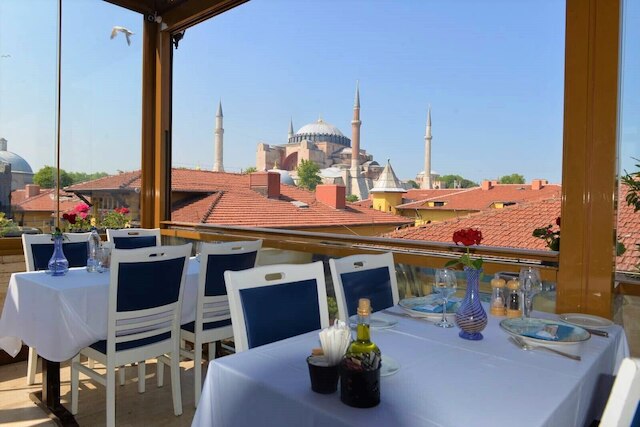 バイ キニャス ホテル