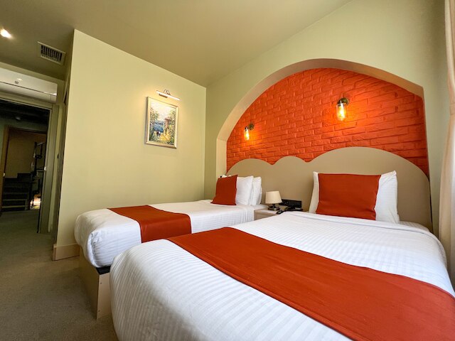 バイ キニャス ホテル