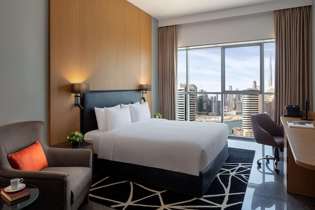 ザ ファースト コレクション ドバイ ビジネス ベイ