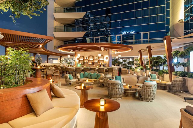 ザ ファースト コレクション ドバイ ビジネス ベイ