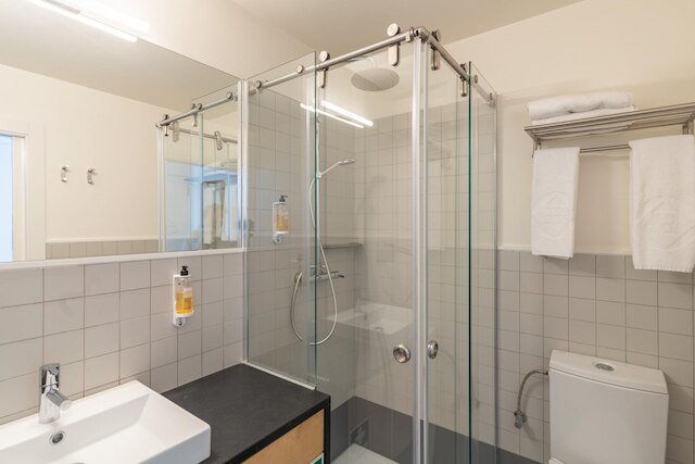 アイコニック ナイトライフ スタジオ 104