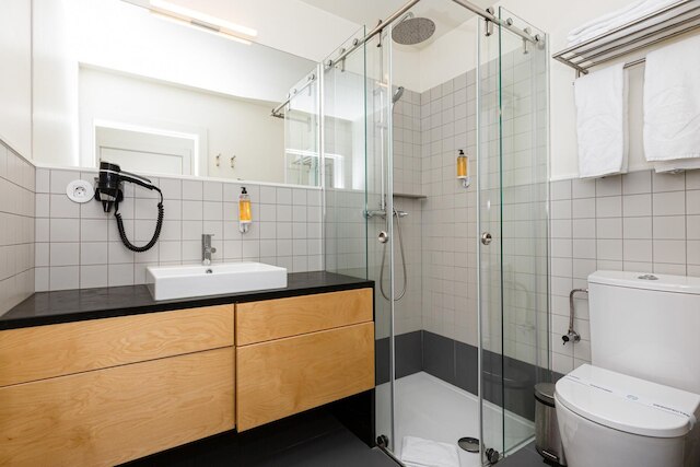 アイコニック ナイトライフ スタジオ 304