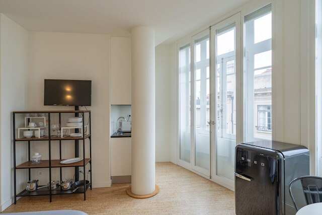 アイコニック ナイトライフ スタジオ 204