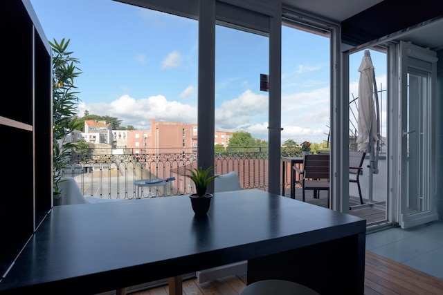 フィール ポルト アンティーク フォンタイニス