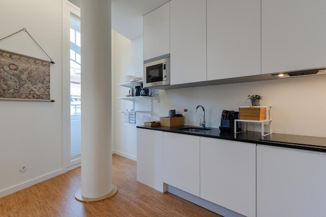 オン トレンド ナイトライフ スタジオ 203