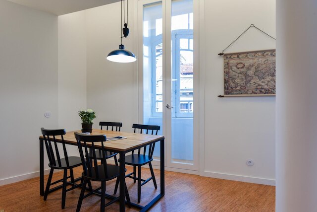 オン トレンド ナイトライフ スタジオ 303