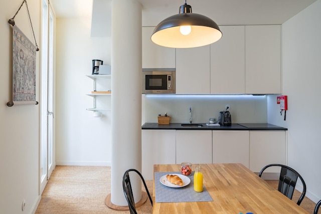 オン トレンド ナイトライフ スタジオ 303