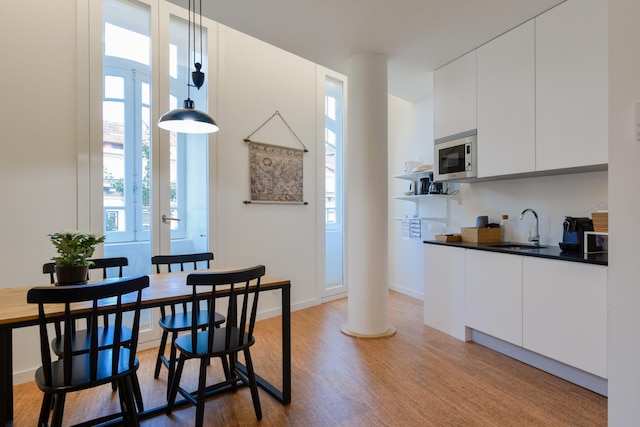 オン トレンド ナイトライフ スタジオ 303