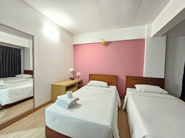 クラウン Bts ナナ ホテル