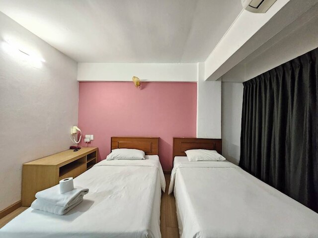 クラウン Bts ナナ ホテル