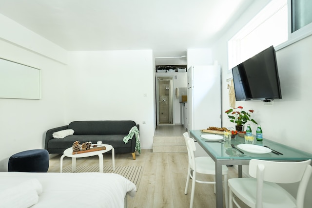 活気のある近隣のコージースタジオアパート