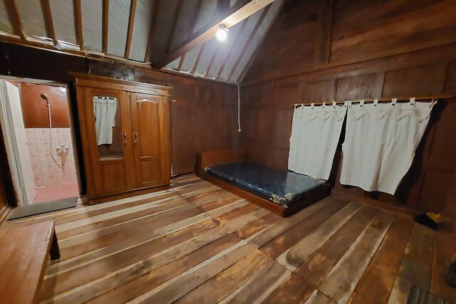 ムボク・ニーム・カフェ・アンド・コテージ