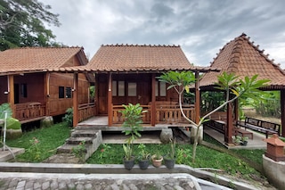 ムボク・ニーム・カフェ・アンド・コテージ