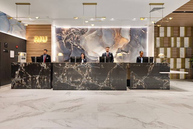 ホテル リウ プラザ ロンドン ビクトリア