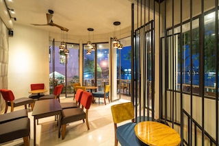 ダナパール リバーサイド コンドテル