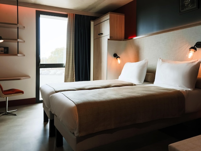 イビス スタイルズ ラ ロシェル セントル ガール