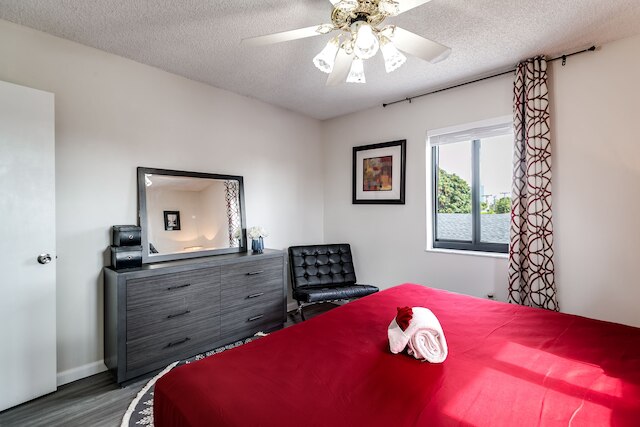 2 ベッド2 バス ハウス バックヤード ジャクージ 付き