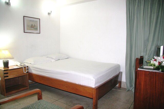 ホワイトハウスホテル