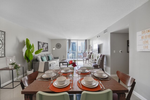 ブリッケルの3ベッドルームアパートメント