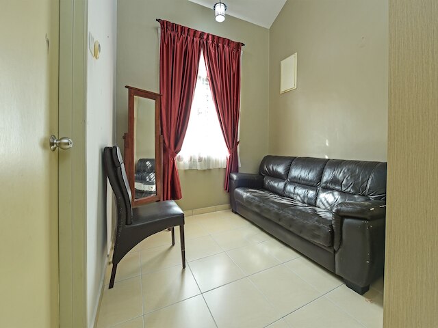 OYO ホーム 90532 カーサ アズリンダ ムスリム