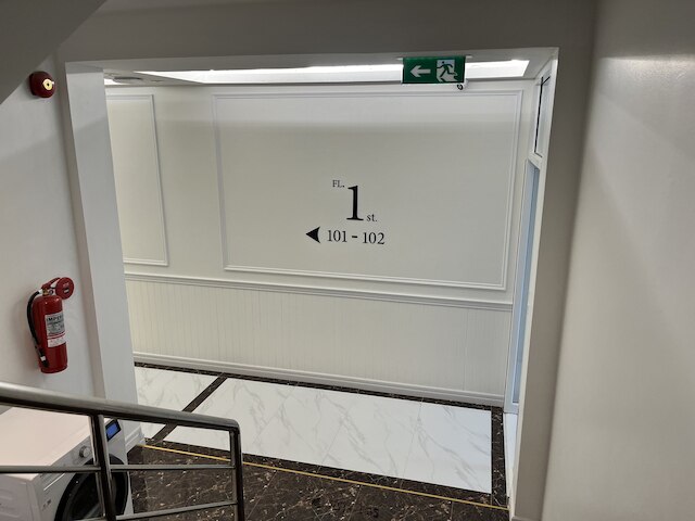 アンワリ  ホテル