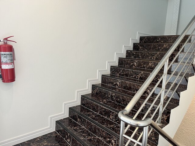 アンワリ  ホテル