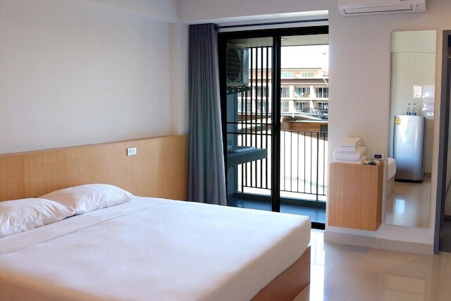 ラヴィーヴァンホテルアットウモン