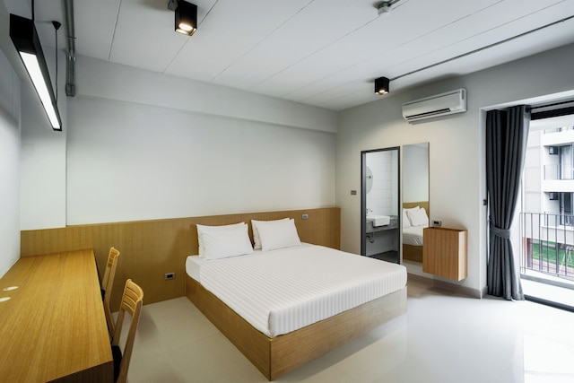 ラヴィーヴァンホテルアットウモン