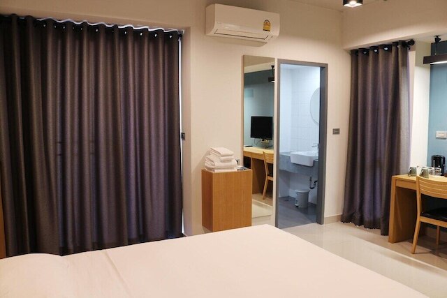 ラヴィーヴァンホテルアットウモン