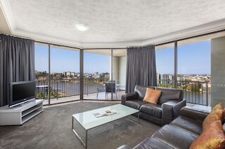 ブジッジウォーター アパートメンツ